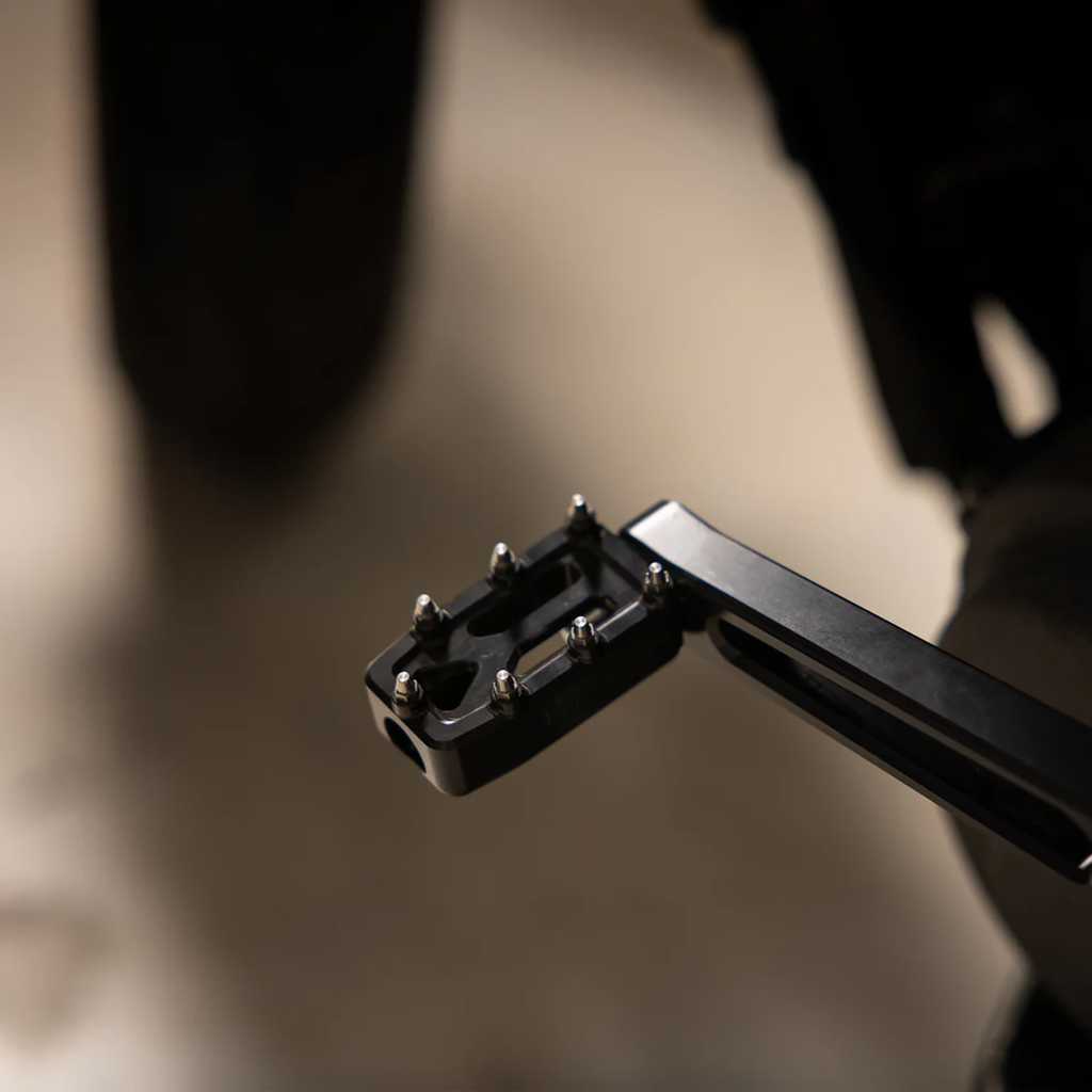 PEG SHIFTER AGGRESSOR BLACK