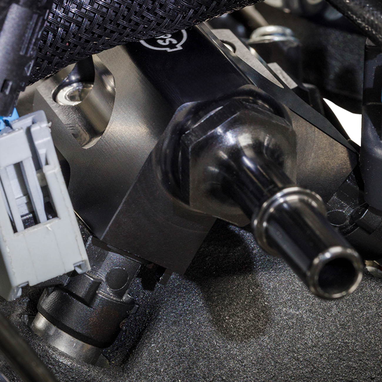 Fuel Rail Kit Billet Black M8 Touring 2017-2024