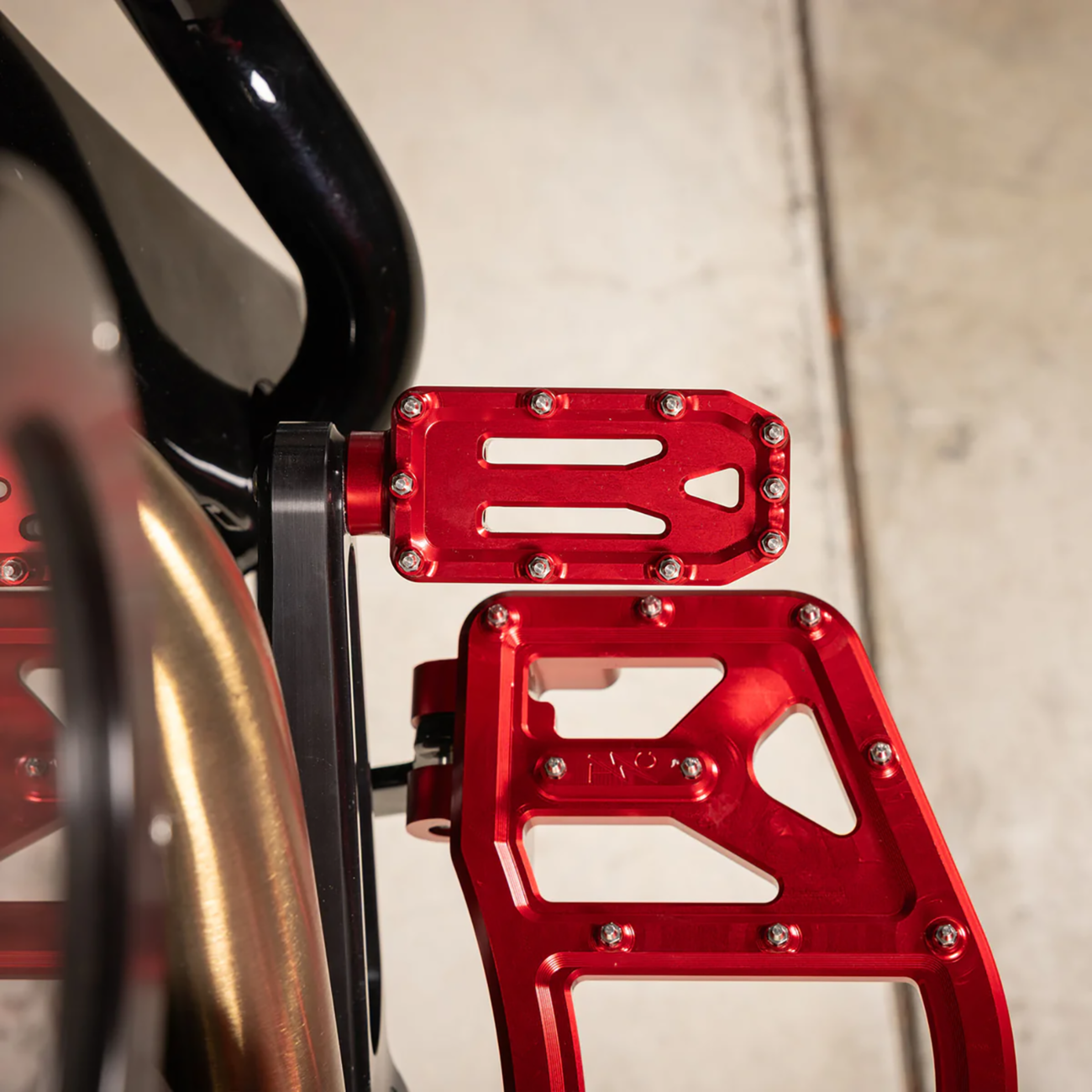 PEDAL BRAKE AGGRESSOR TOURING RED
